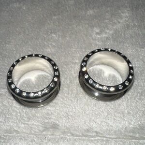 New 18 mm Ear Plugs piercings Earrings lobes never worn